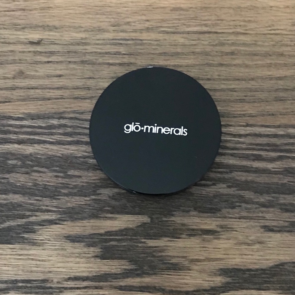 Glo Minerals pressed powder